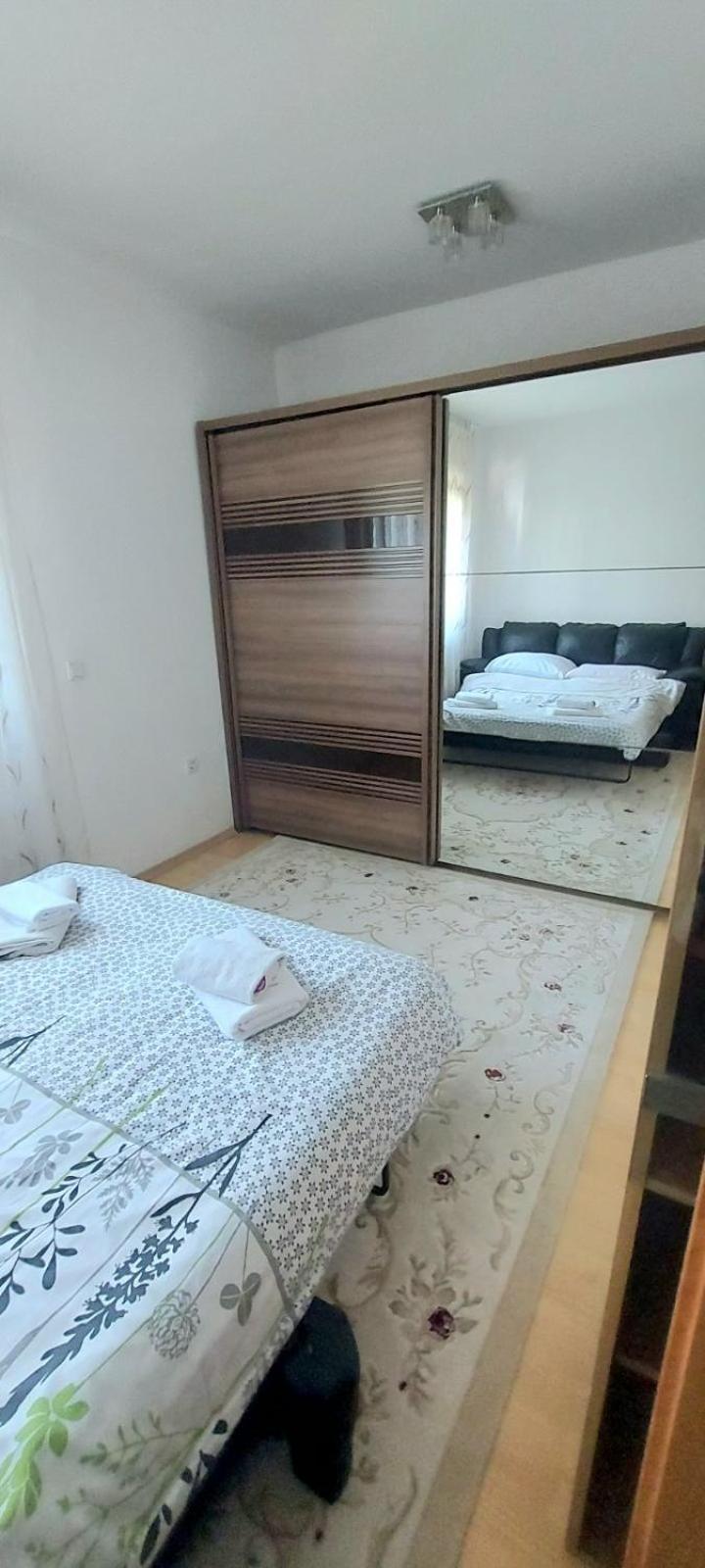 Family Apartment With Garden ซาราเยโว ภายนอก รูปภาพ
