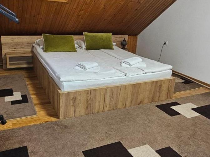 Family Apartment With Garden ซาราเยโว ภายนอก รูปภาพ