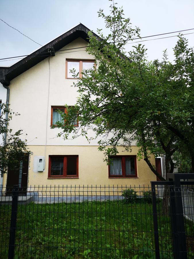 Family Apartment With Garden ซาราเยโว ภายนอก รูปภาพ